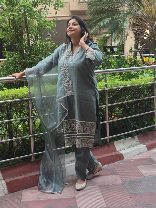 Royal Green Hand Embroidery 3 Piece Suit Set