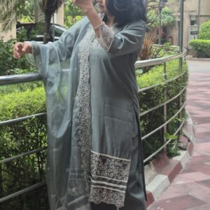 Royal Green Hand Embroidery 3 Piece Suit Set - Image 6