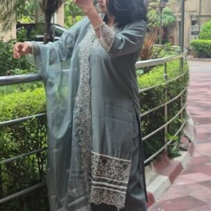 Royal Green Hand Embroidery 3 Piece Suit Set - Image 6