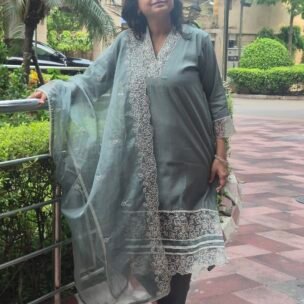 Royal Green Hand Embroidery 3 Piece Suit Set - Image 5