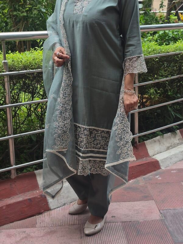 Royal Green Hand Embroidery 3 Piece Suit Set