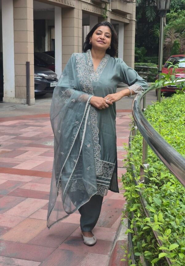 Royal Green Hand Embroidery 3 Piece Suit Set
