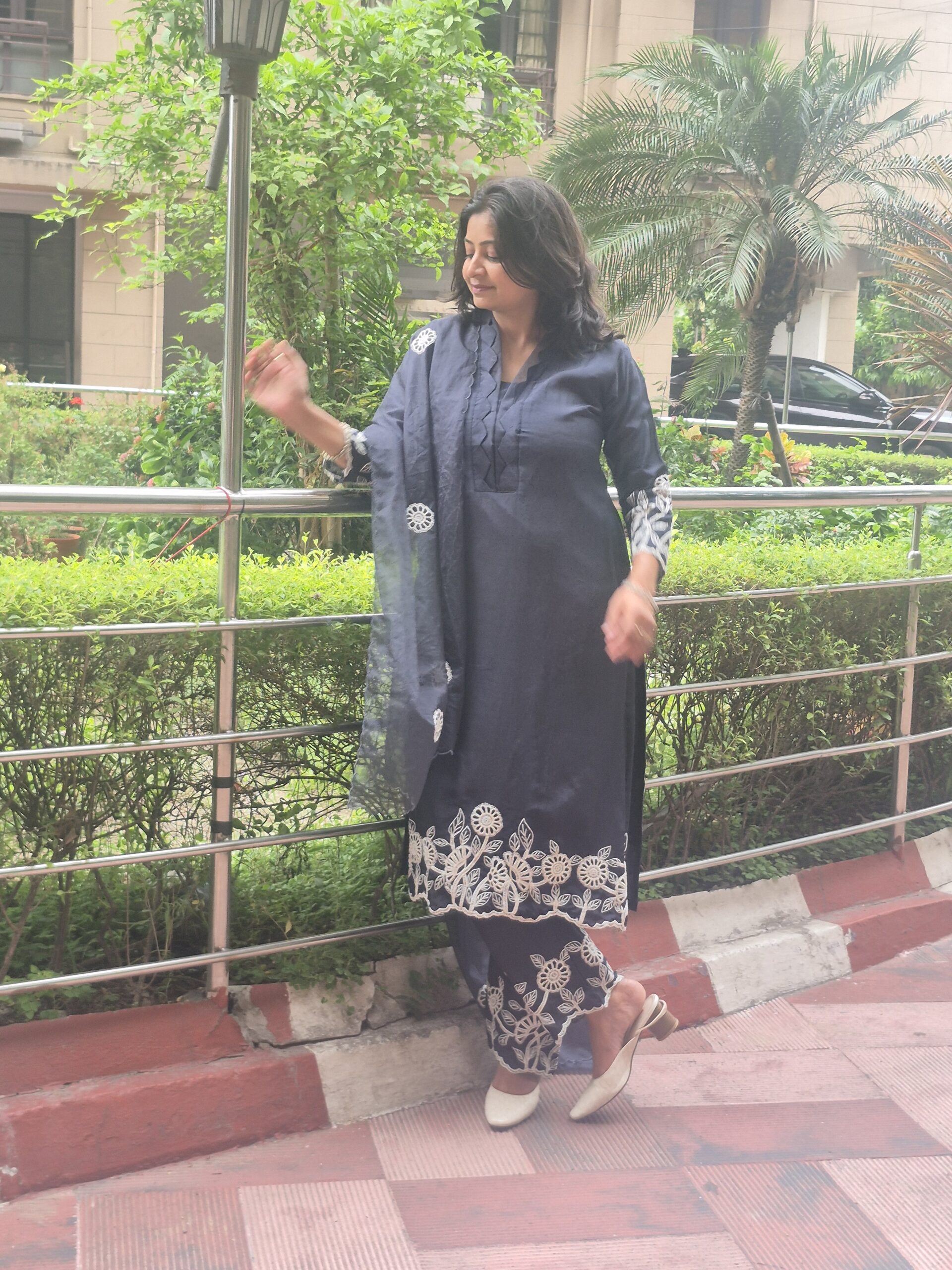 Majestic Blue 3 Piece Suit Set - Image 2