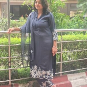 Majestic Blue 3 Piece Suit Set - Image 3