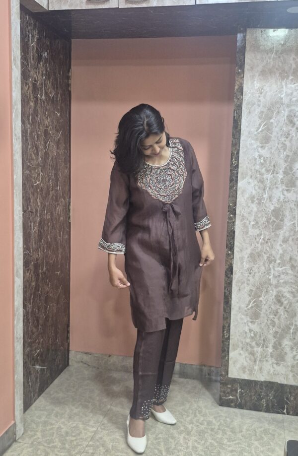 Mulchanderi Floral Hand Embroidery Brown Coordset