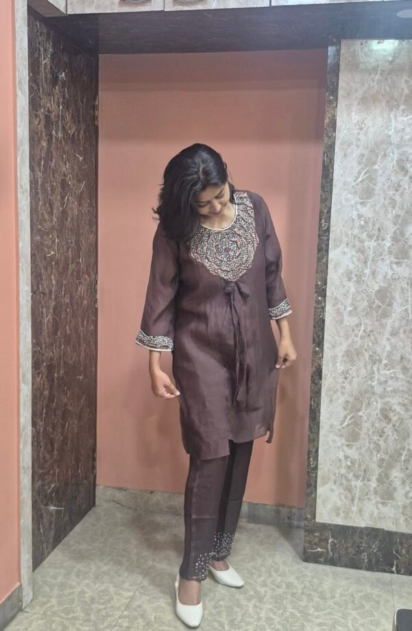 Mulchanderi Floral Hand Embroidery Brown Coordset