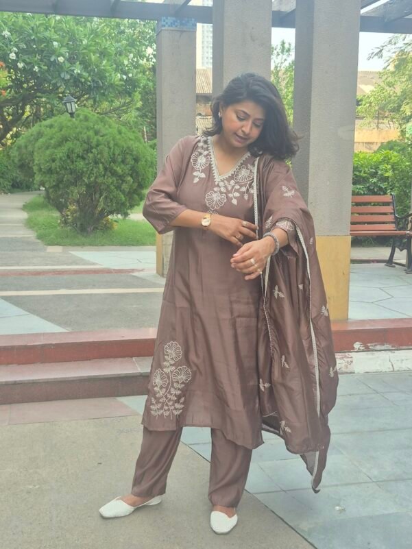 Magnificent Brown 3 Piece Suit Set
