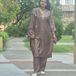 Magnificent Brown 3 Piece Suit Set - Image 4