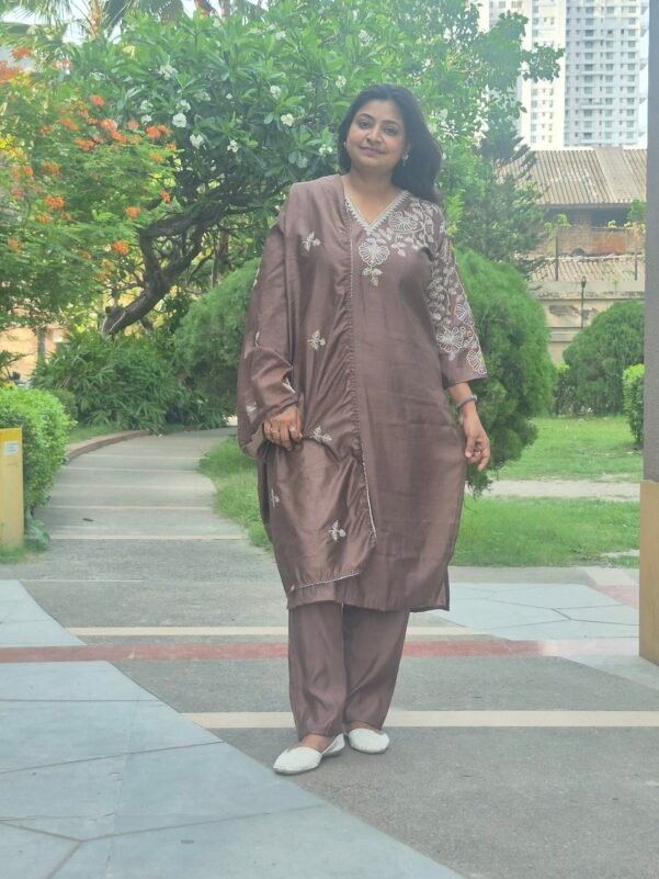 Magnificent Brown 3 Piece Suit Set