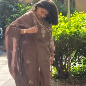 Magnificent Brown 3 Piece Suit Set - Image 3