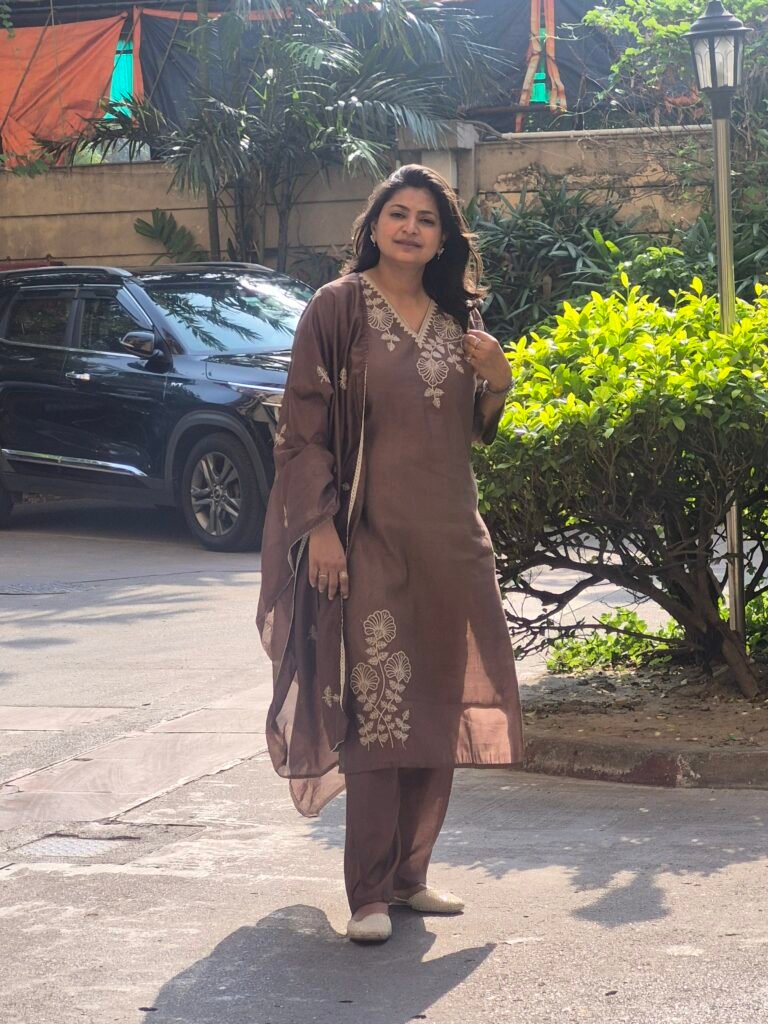 Magnificent Brown 3 Piece Suit Set