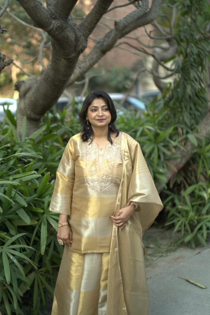 GOLDEN DUAL SHADE SILK INDO WESTERN