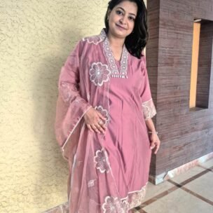 Blushing Pink 3 Piece Suit Set - Image 4