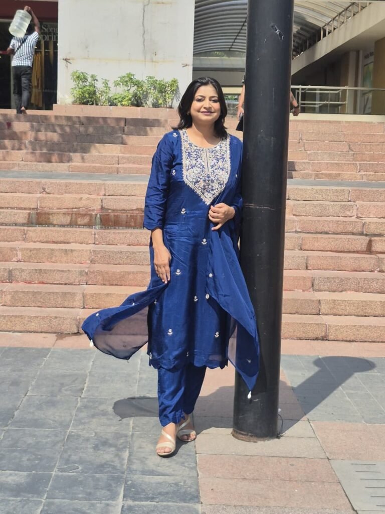 MARVELLOUS BLE 3 PIECE SUIT SET